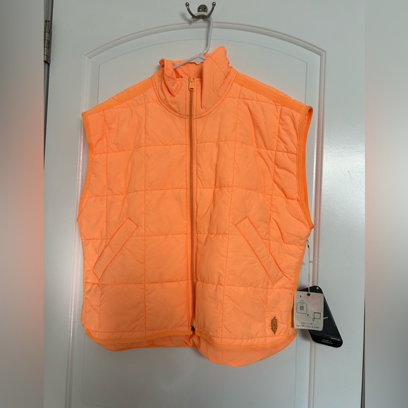 Free People Movement Pippa Packable Puffer Vest Neon
Clementine Size large - Picture 4 of 13
